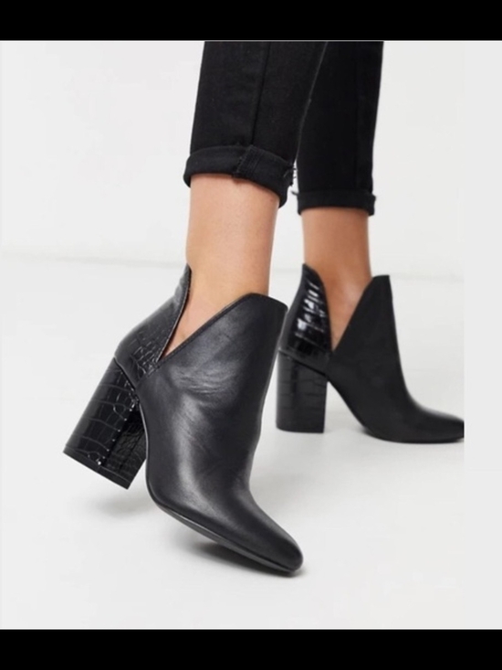 Steve Madden Shoes - Steve Madden Rookie ankle boots with a croc-embossed heel and V-notch cutout